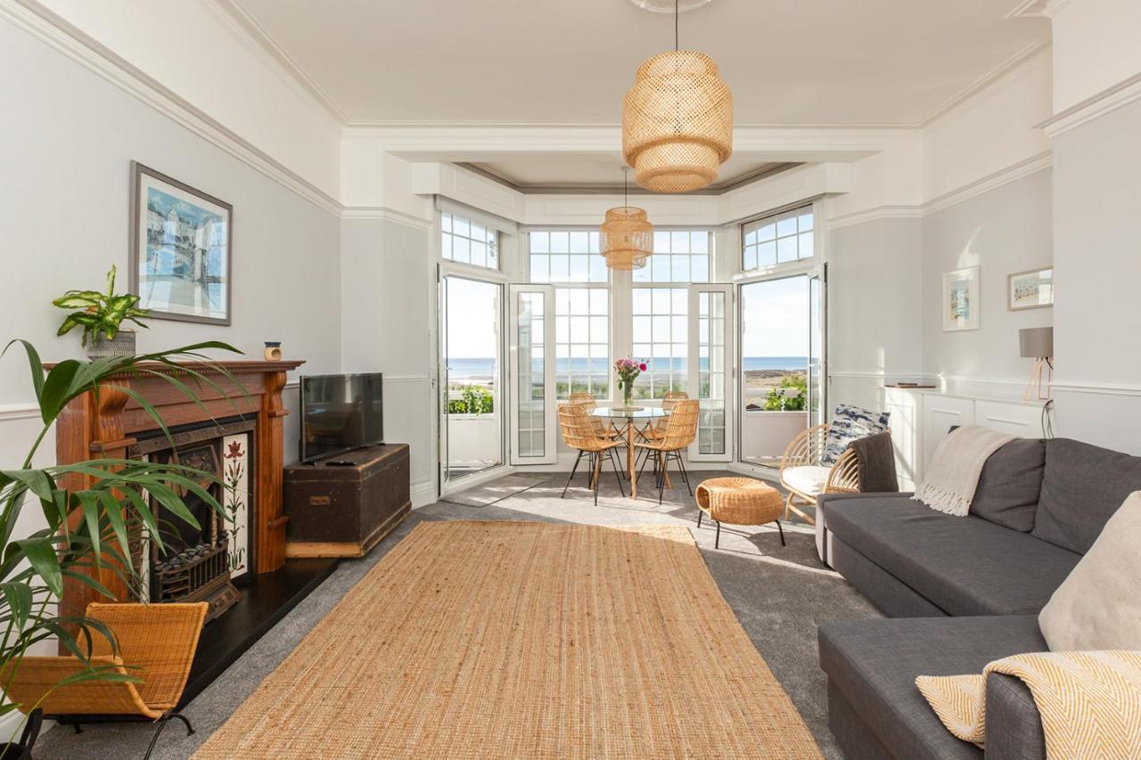 A View Of The Bay- Panoramic Sea Views- Sleeps 4 Apartment Westgate-on-Sea Exterior foto