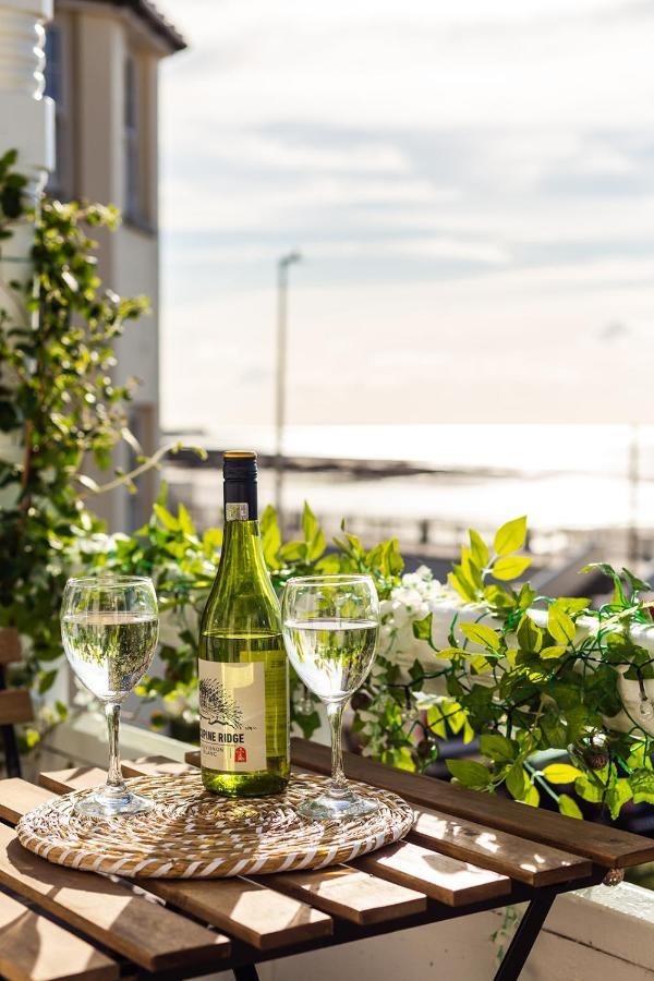 A View Of The Bay- Panoramic Sea Views- Sleeps 4 Apartment Westgate-on-Sea Exterior foto