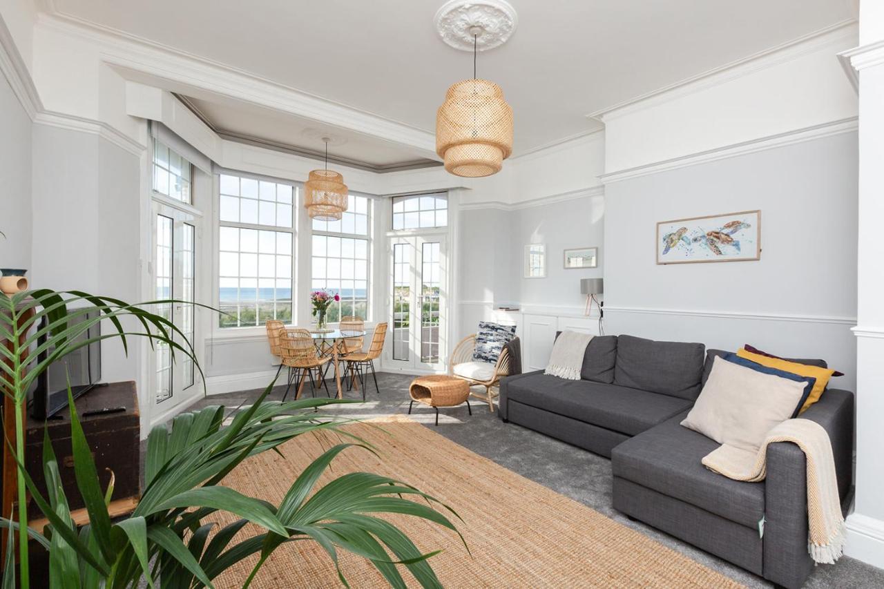 A View Of The Bay- Panoramic Sea Views- Sleeps 4 Apartment Westgate-on-Sea Exterior foto