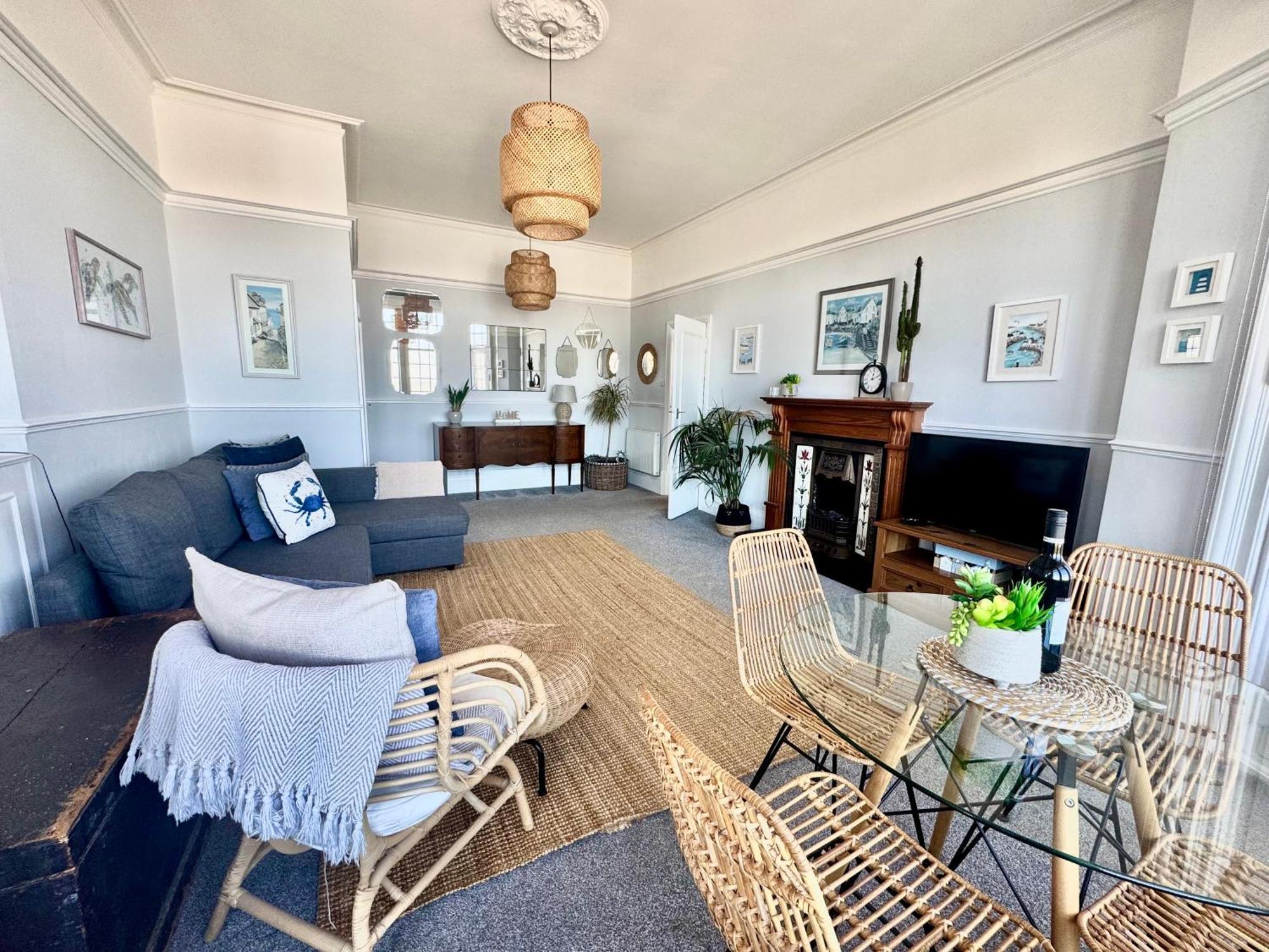 A View Of The Bay- Panoramic Sea Views- Sleeps 4 Apartment Westgate-on-Sea Exterior foto