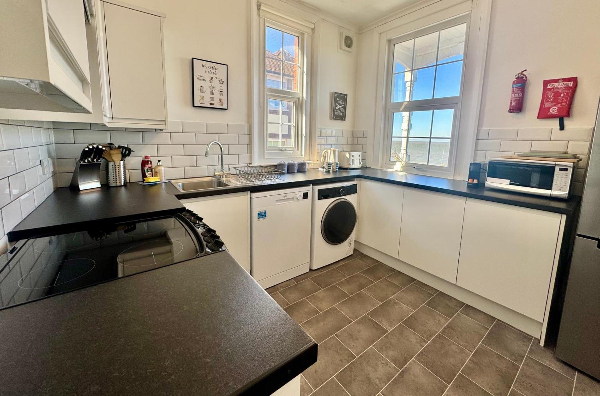 A View Of The Bay- Panoramic Sea Views- Sleeps 4 Apartment Westgate-on-Sea Exterior foto